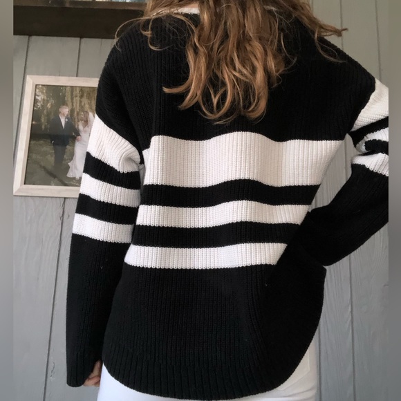 Victoria’s Secret sweater - Picture 5 of 6
